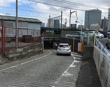 東京の珍名所に 「高輪橋架道橋」